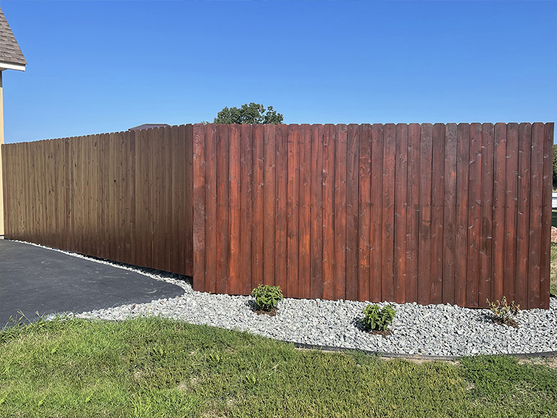 Belle Plaine MN stockade style wood fence
