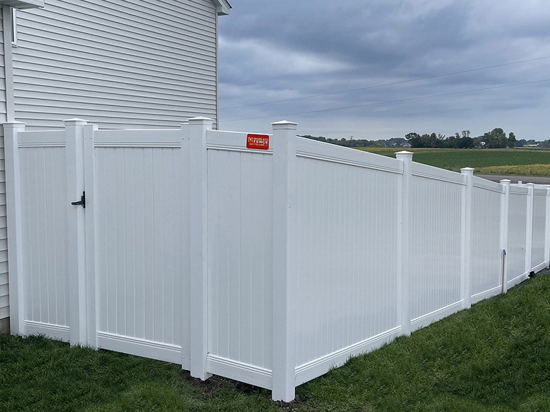 Sleepy Eye Minnesota vinyl privacy fencing